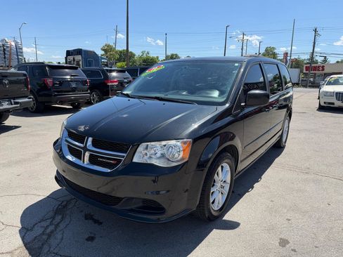 Used 2016 Dodge Grand Caravan SXT FWD image 7