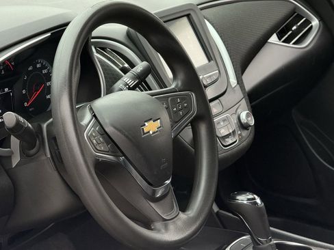 Used 2018 Chevrolet Malibu LS image 10
