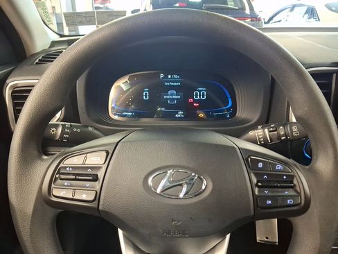 New 2025 Hyundai Venue SE image 13