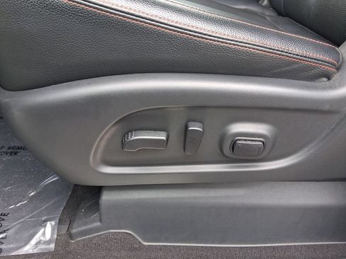 Used 2023 Nissan Titan PRO-4X w/ Pro-4x Convenience Package AWD/4WD image 13