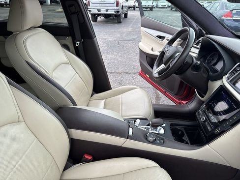 Used 2019 INFINITI QX50 Essential w/ Sensory Package AWD/4WD image 13