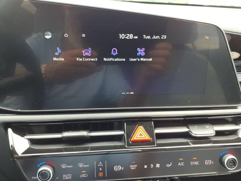New 2026 Kia Niro EX FWD image 19