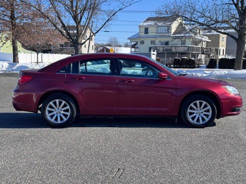 Used 2014 Chrysler 200 Touring image 8