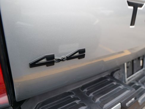 Used 2023 Toyota Tundra Platinum AWD/4WD image 12