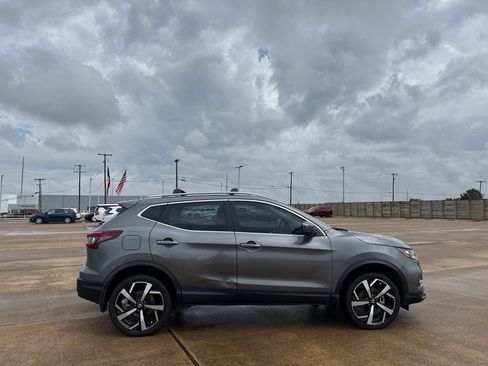 Used 2022 Nissan Rogue Sport SL FWD image 23