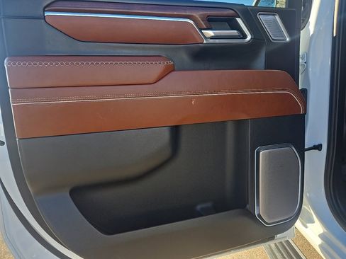 Used 2024 GMC Sierra 3500 Denali Ultimate image 49