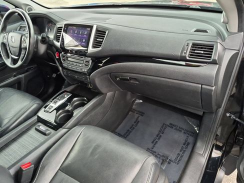 Used 2017 Honda Pilot Touring image 29