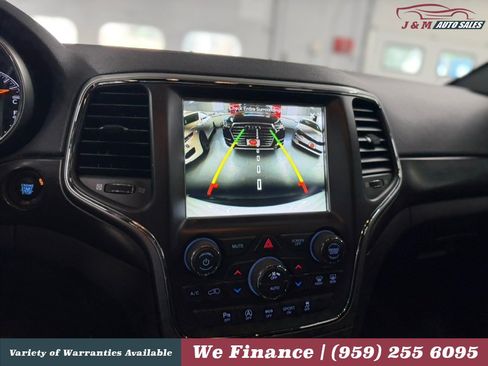 Used 2018 Jeep Grand Cherokee Altitude AWD/4WD image 18