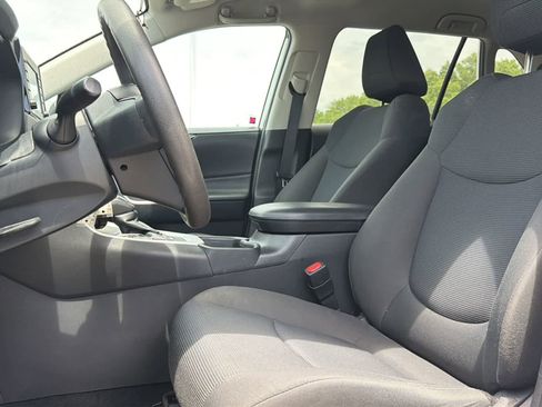 Used 2020 Toyota RAV4 LE AWD/4WD image 14