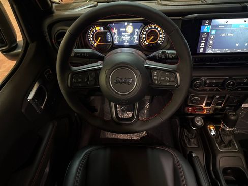 Used 2024 Jeep Wrangler Unlimited Rubicon w/ Convenience Group image 13