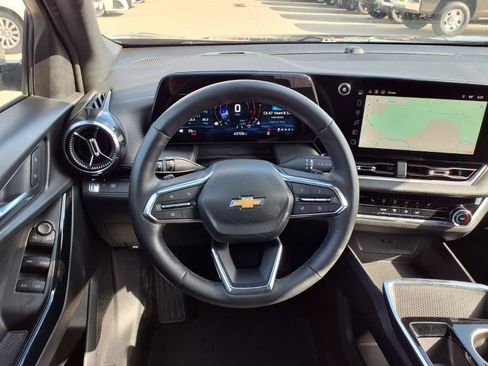Used 2025 Chevrolet Equinox LT FWD image 15