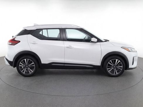 Used 2024 Nissan Kicks SV image 11