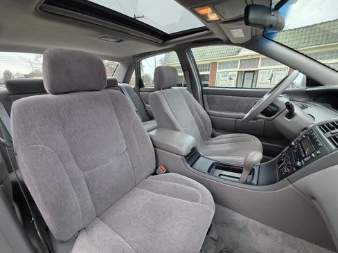 Used 2000 Toyota Avalon XLS image 16