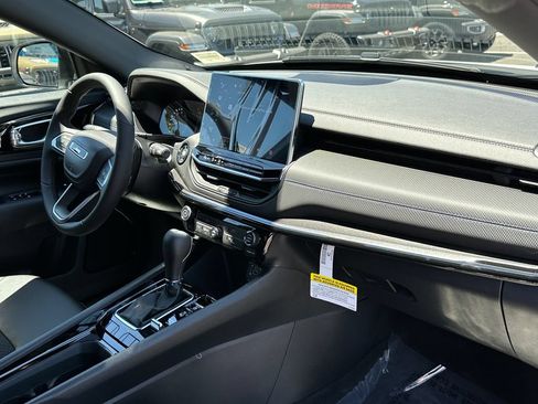 New 2026 Jeep Compass Latitude AWD/4WD image 13