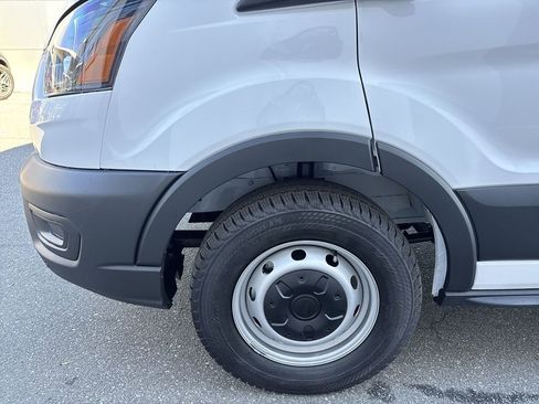 New 2026 Ford Transit 250 148 Medium Roof w/ Load Area Protection Package RWD image 18