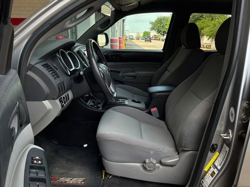 Used 2014 Toyota Tacoma PreRunner w/ Convenience Package RWD image 10