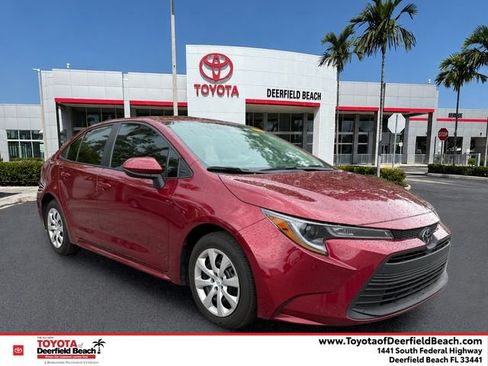 Used 2025 Toyota Corolla LE FWD image 1