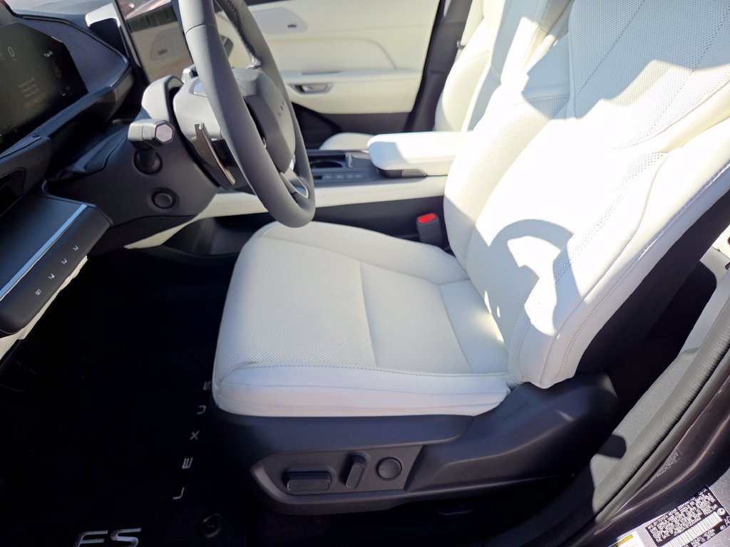 New 2026 Lexus ES 350h w/ Cold Area Package FWD image 6