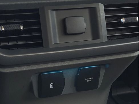 Used 2025 Ford F150 XLT w/ Equipment Group 302A MID image 9