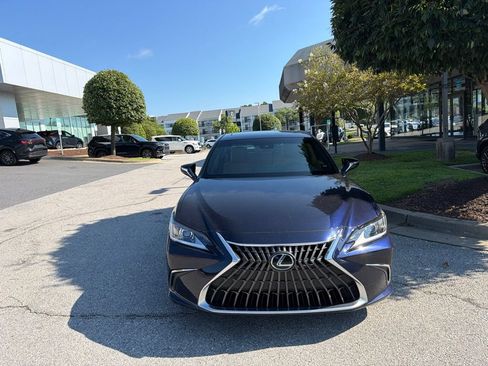 Used 2022 Lexus ES 350 w/ Premium Package FWD image 4