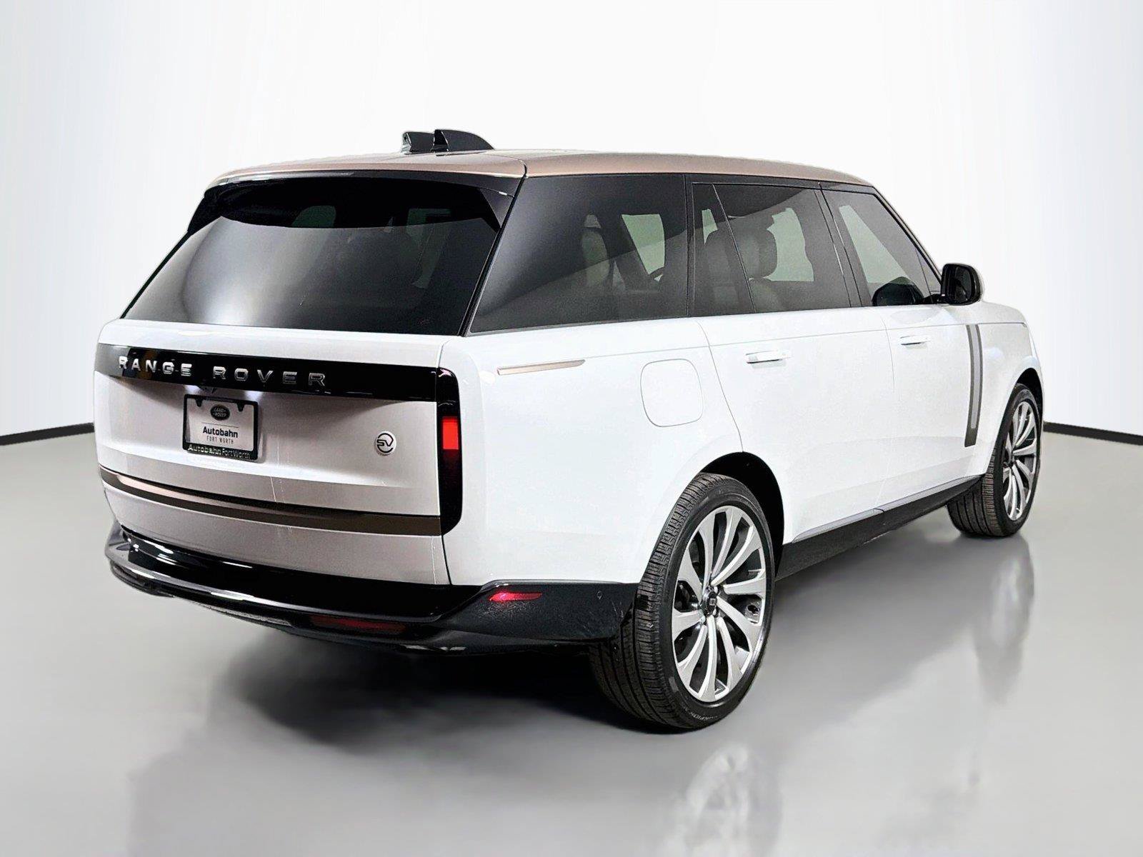 New 2027 Land Rover Range Rover SV AWD/4WD image 5