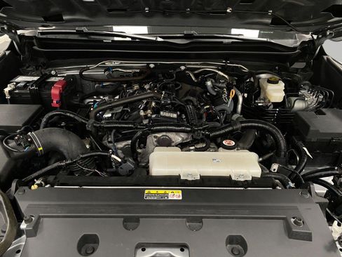 Used 2024 Toyota Tacoma SR5 AWD/4WD image 12