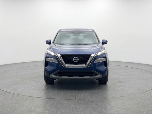 Used 2025 Nissan Rogue SV image 2