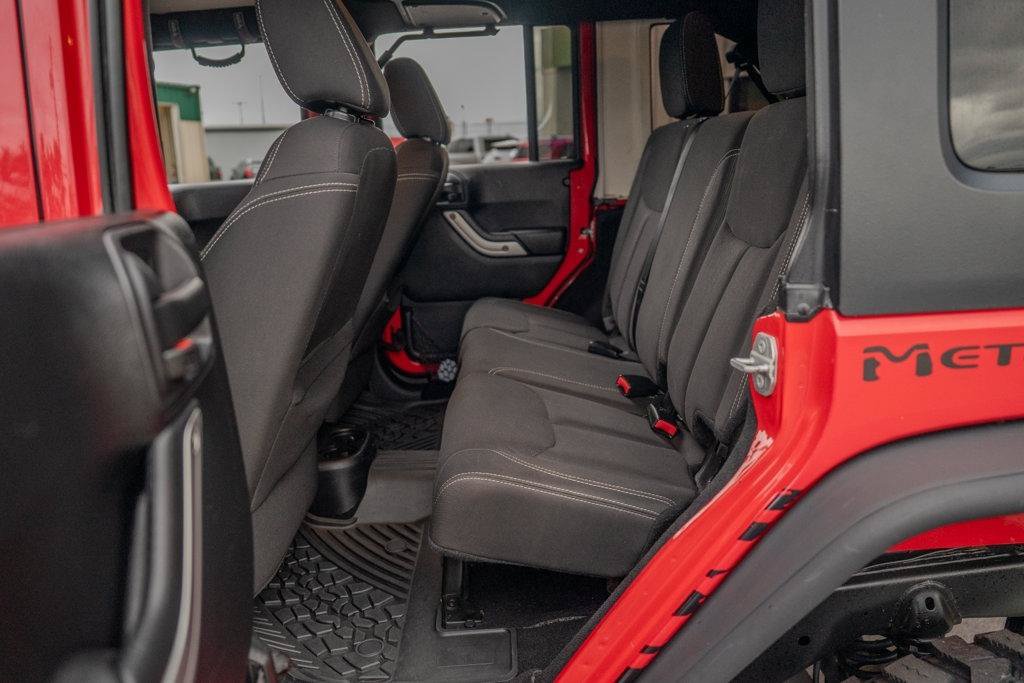Used 2016 Jeep Wrangler Unlimited Rubicon w/ Connectivity Group AWD/4WD image 18
