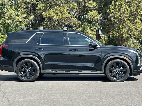 Used 2023 Hyundai Palisade XRT FWD image 3