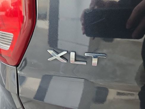 Used 2017 Ford Explorer XLT w/ Equipment Group 202A image 10