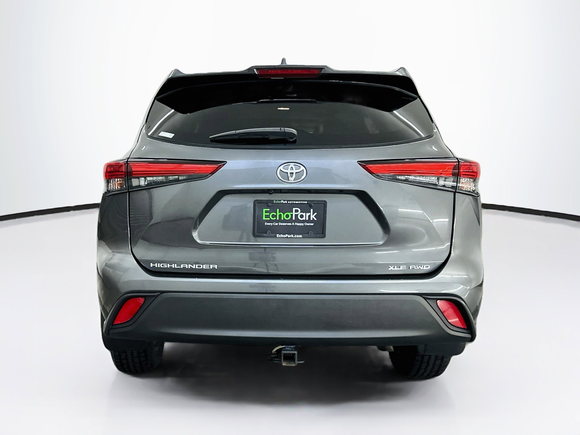 Used 2022 Toyota Highlander XLE AWD/4WD image 7