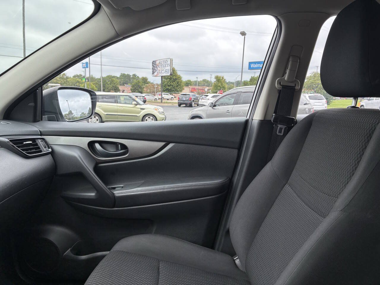 Used 2019 Nissan Rogue Sport S AWD/4WD image 15
