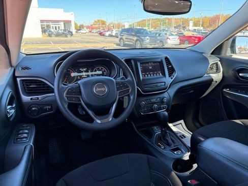 Used 2021 Jeep Cherokee Latitude image 16