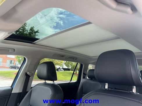 Used 2019 Volkswagen Tiguan SEL FWD image 16