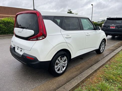 Used 2022 Kia Soul LX FWD image 3