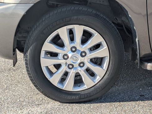 Used 2014 Toyota Sequoia Platinum image 11