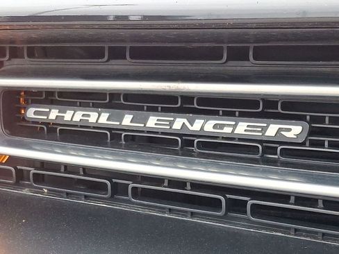 Used 2020 Dodge Challenger SXT RWD image 38