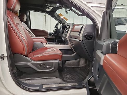 Used 2022 Ford F250 Platinum AWD/4WD image 7