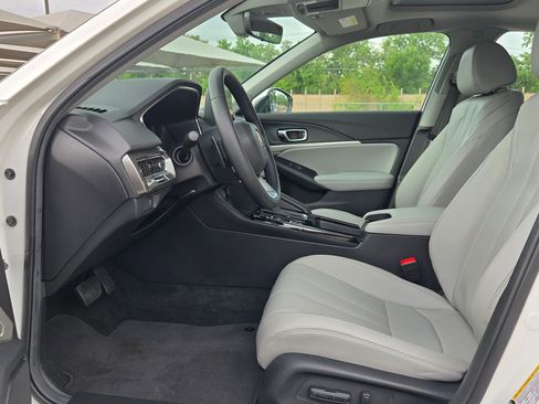 Certified 2025 Acura Integra FWD image 10