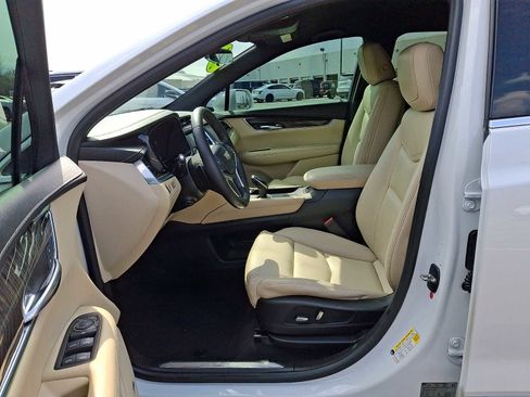 Used 2017 Cadillac XT5 FWD image 14