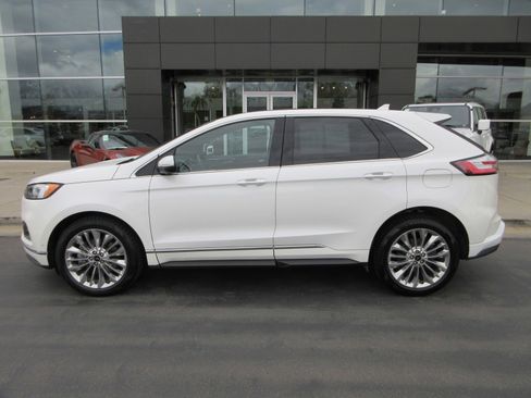 Used 2020 Ford Edge Titanium w/ Equipment Group 301A AWD/4WD image 3