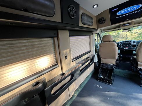 Used 2017 RAM ProMaster 2500 w/ Premium Appearance Group image 46