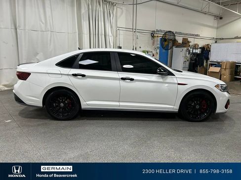 Used 2024 Volkswagen Jetta GLI 40th Anniversary Edition FWD image 9