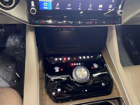 Used 2023 Jeep Grand Wagoneer 4WD image 14