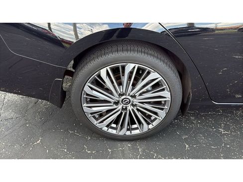 Used 2023 Nissan Altima 2.5 SL AWD/4WD image 13