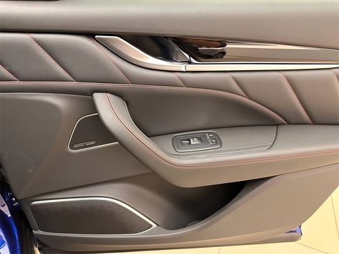 Used 2024 Maserati Levante GT Ultima image 34