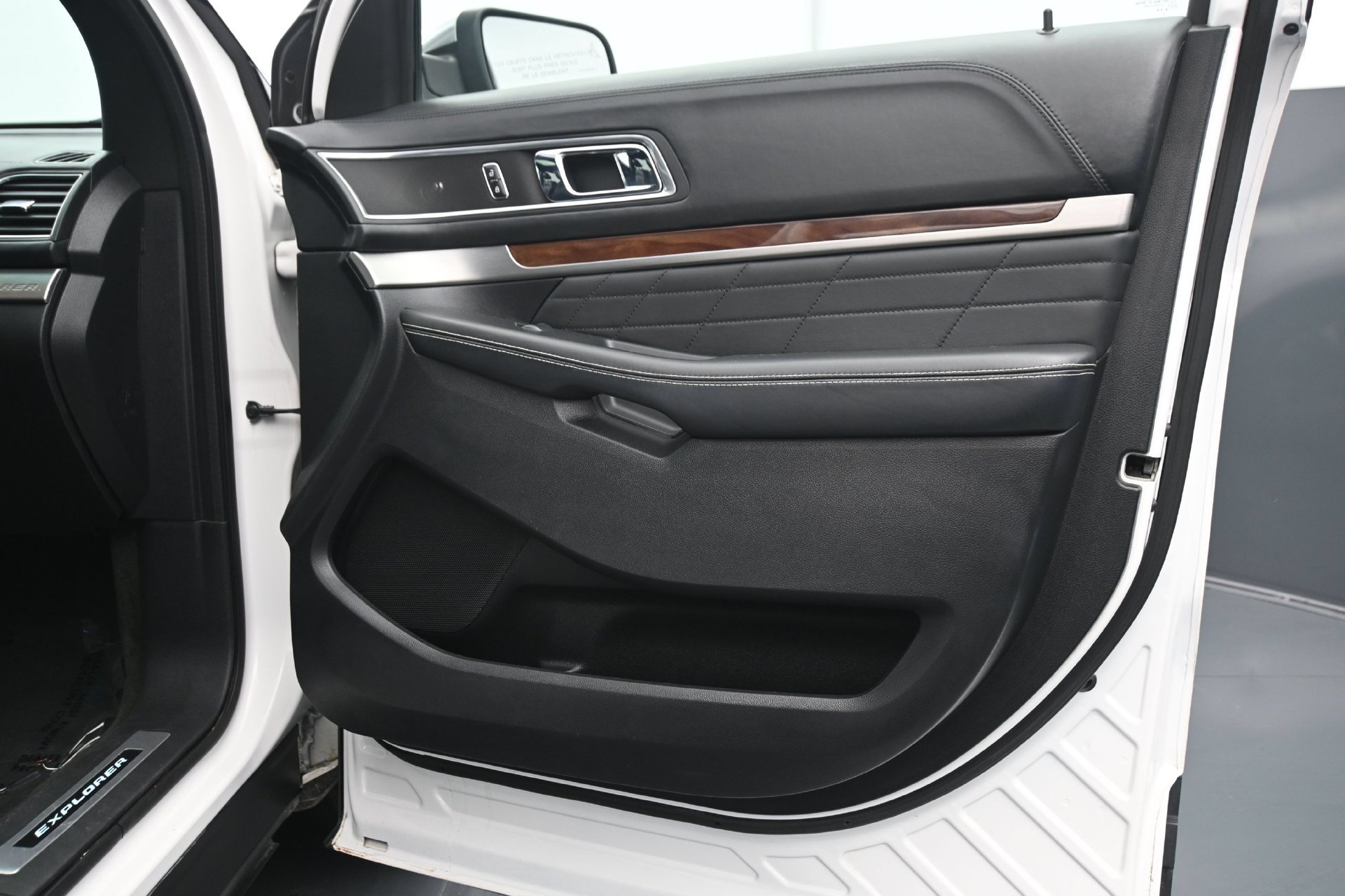 Used 2017 Ford Explorer Platinum AWD/4WD image 12