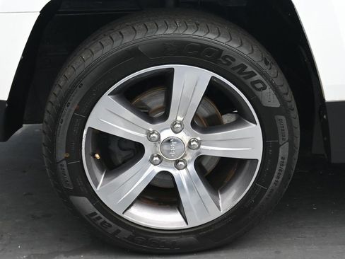 Used 2017 Jeep Patriot High Altitude image 27