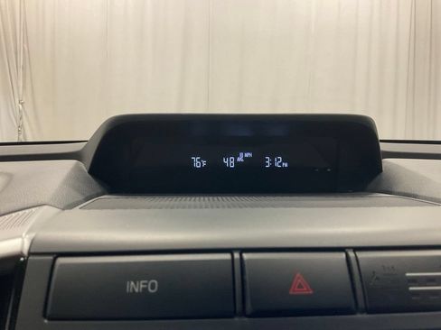 Used 2022 Subaru Ascent Premium w/ Convenience Package AWD/4WD image 18