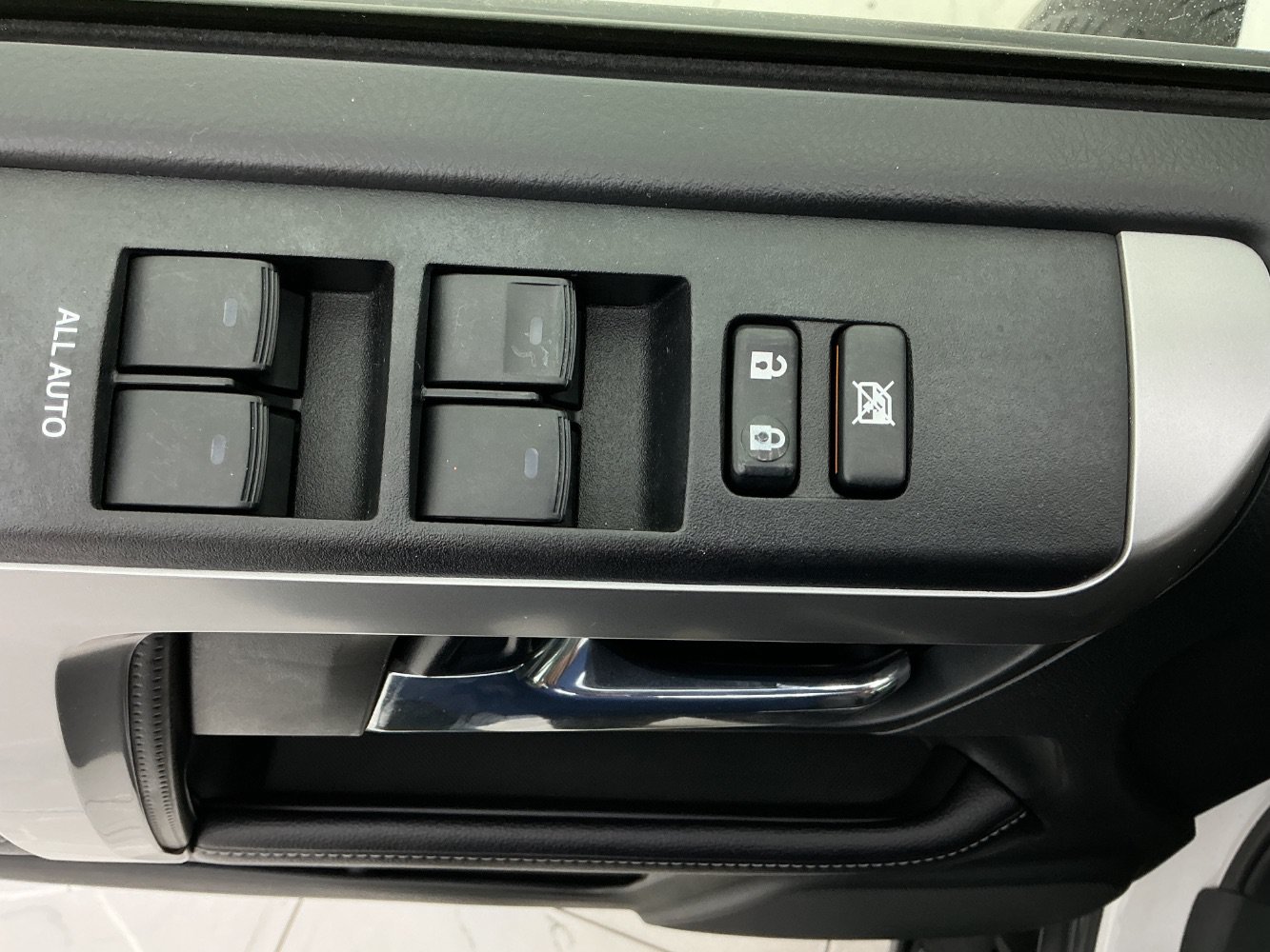 Used 2016 Toyota 4Runner SR5 Premium AWD/4WD image 38